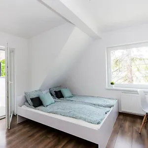  Pensjonat White Rooms Rentyear Apartments